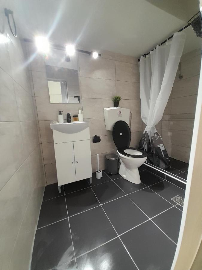 Cocomelo Apts 2 Iraklion Buitenkant foto